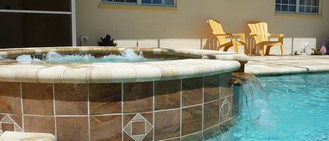 Piscine extérieure, piscine chauffée