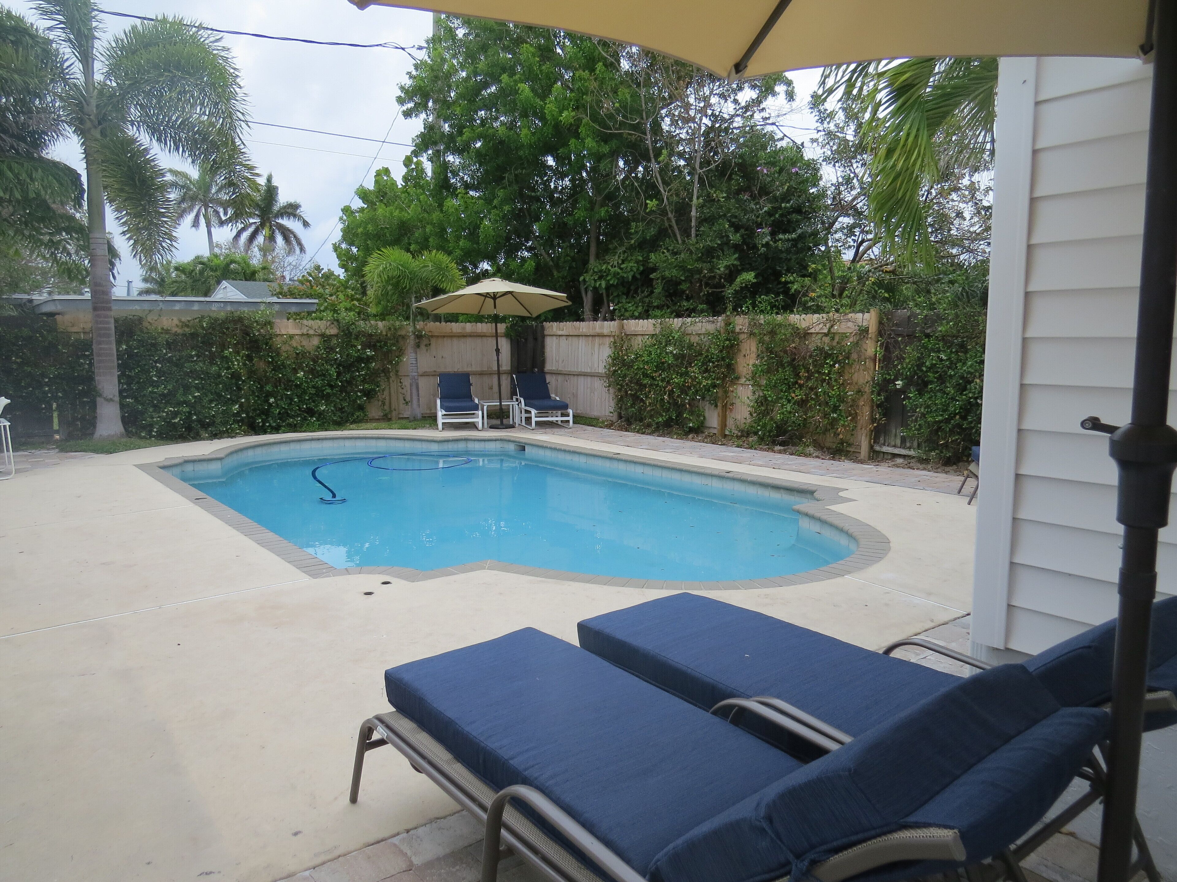 MASON HOUSE Near Beach 4 BEDROOM WITH SWIMMING POOL