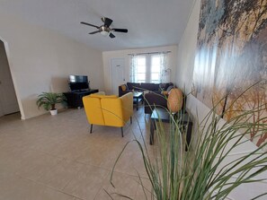 TV - Apartment Westside in Cape Coral/Duplex Sunny Splash - from 1,800 for 28 nights (Cape Coral)
