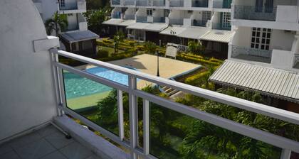 La Joliette Bungalow - Opposite Pereybere Beach