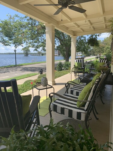 Romantic Waterfront Carriage House in Heart of Edenton's Historic District
