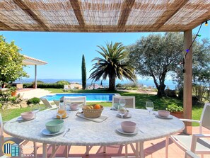 Outdoor dining - Villa Vista spectacular house in Platja d'Aro with sea views and private pool (Platja d'Aro)