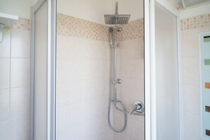 Hair dryer, bidet, towels - World Wide Bed Prenestino (Rome)