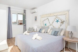 4 bedrooms, desk, iron/ironing board, WiFi - Pilar · ❤️Villa Pilar❤️Frontline with great seaviews ❤️close to Beach ❤️free AC&WiFi (Es Mercadal)