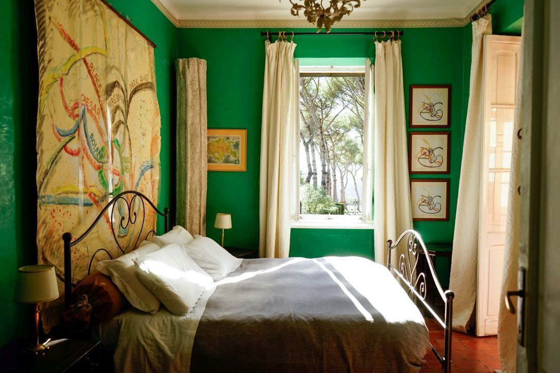 metro to city centre, In Villa Silj parkland, family friendly, swimming pool