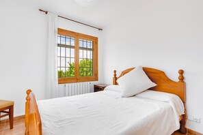 3 quartos, ferros/tábuas de passar roupa, berço de viagem, Wi-Fi