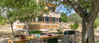 Tranquility and beauty in the country of Mallorca