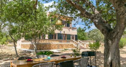 Tranquility and beauty in the country of Mallorca