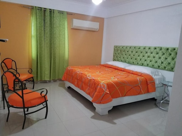 1 bedroom, minibar, desk, iron/ironing board