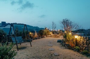 BBQ/picnic area - Bookchon Place Jeju (Jeju City)