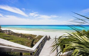 Beach - Sunseeker - Seagrove Home + Pools, Grill & Bikes! (Santa Rosa Beach)