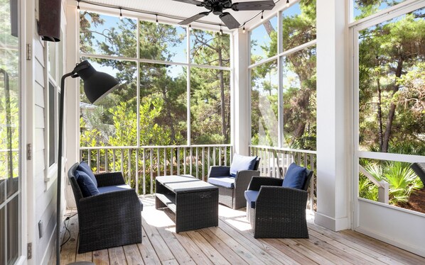 Terrace/patio - Sunseeker - Seagrove Home + Pools, Grill & Bikes! (Santa Rosa Beach)