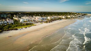 Beach nearby, beach towels - Grand Pavilion 32 by Wild Dunes, in Resort Core (Isle of Palms)
