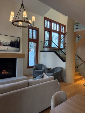 Interior - Ski-In/Out, Luxury Home on Whistler Mountain, Taluswood neighbourhood.
Sleeps 10 (Whistler)