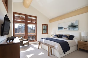 4 habitaciones, tabla de planchar con plancha y cuna de viaje 