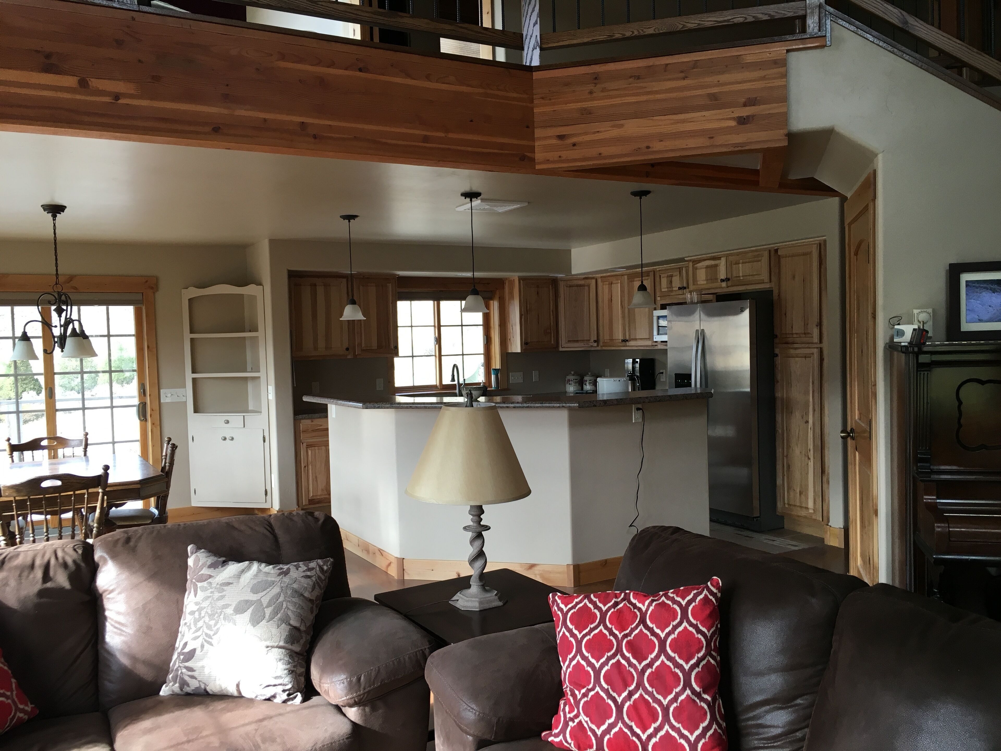 TV, peis, DVD-spiller og bordtennis