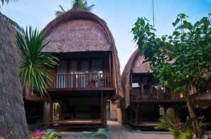 Front of property - Lumbung Bali Huts (Lembongan Island)
