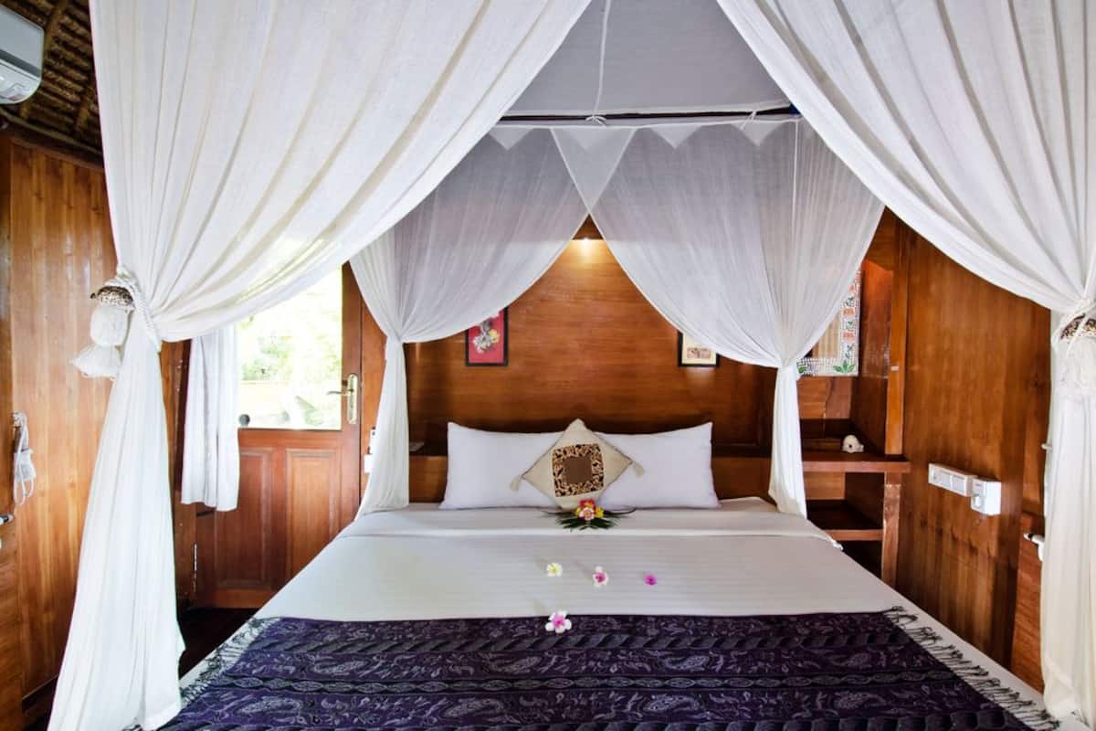 Superior Double Room | Minibar, in-room safe, desk, rollaway beds