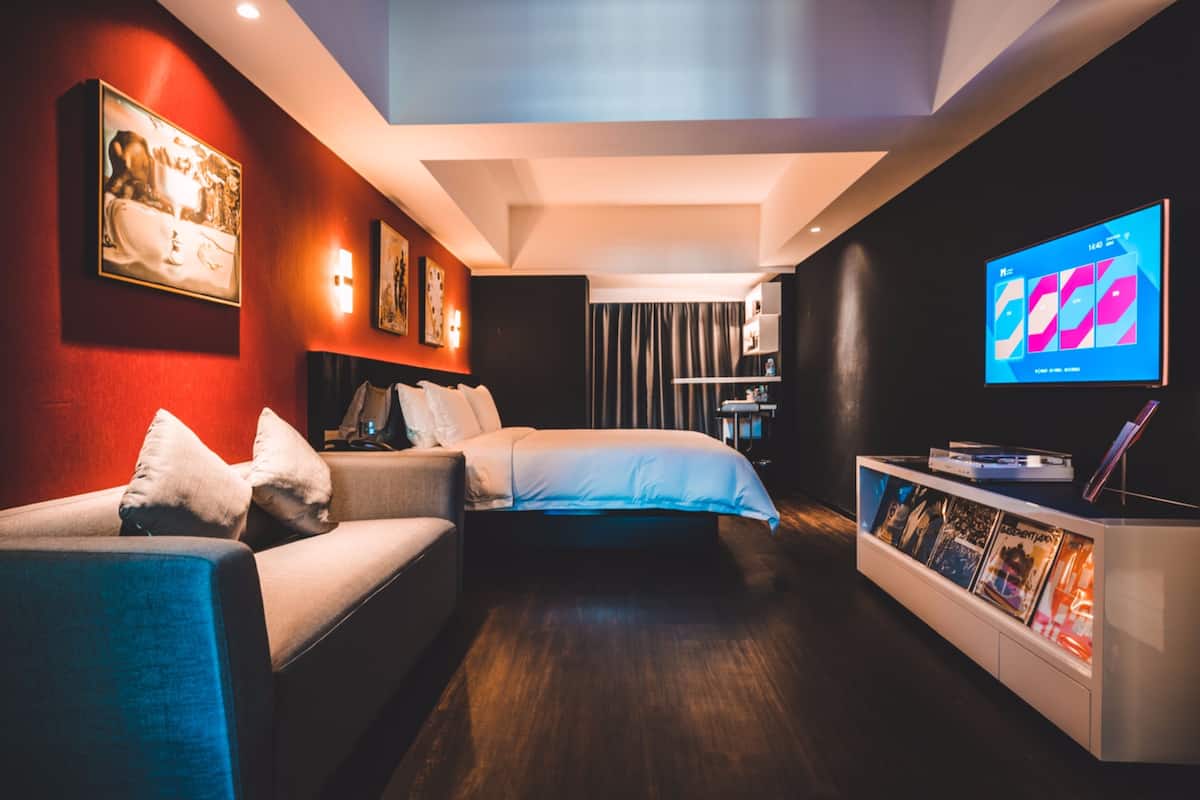 Habitación doble, 1 cama Queen size, tina | Ropa de cama de alta calidad y minibar