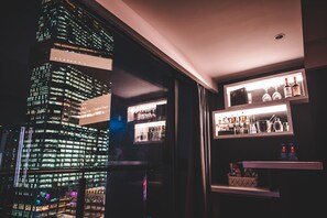 Doppelzimmer zur Einzelnutzung | Hochwertige Bettwaren, Minibar, Zimmersafe, individuell dekoriert