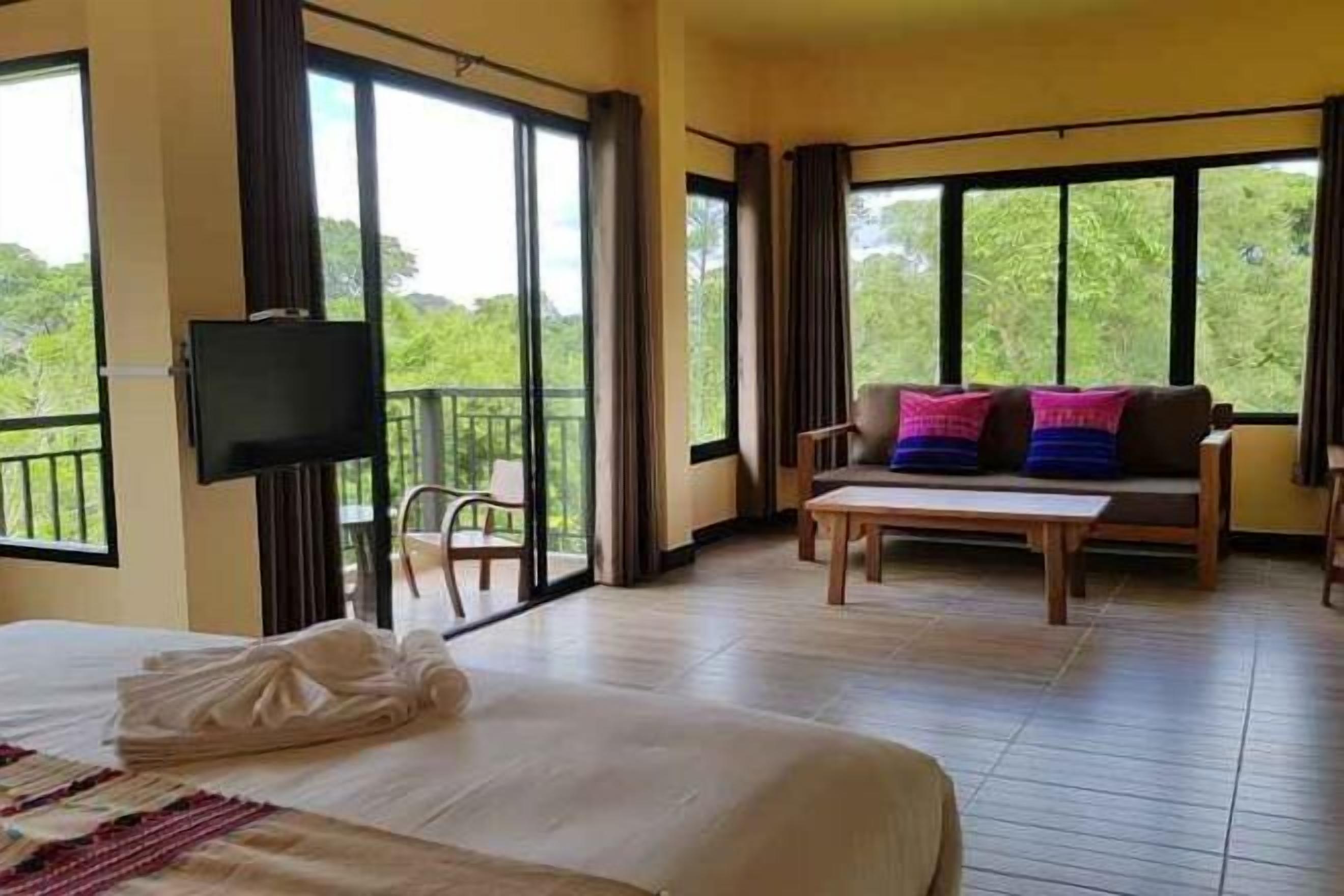 Blackout drapes, soundproofing, free WiFi, bed sheets