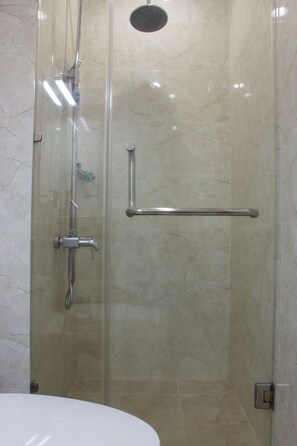 Bathroom shower - Saigon Sweethome (Ho Chi Minh City)