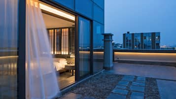 Minibar, in-room safe, desk, blackout curtains