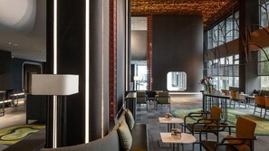 Lobby sitting area - Lucid Xixi Hotel (Hangzhou)