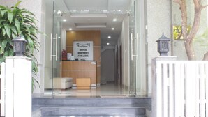 Pintu masuk properti