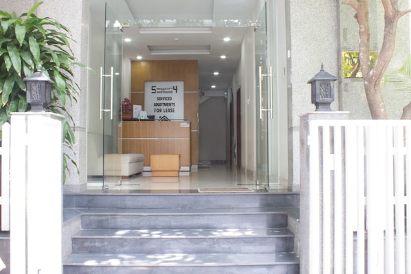 Entrada al alojamiento