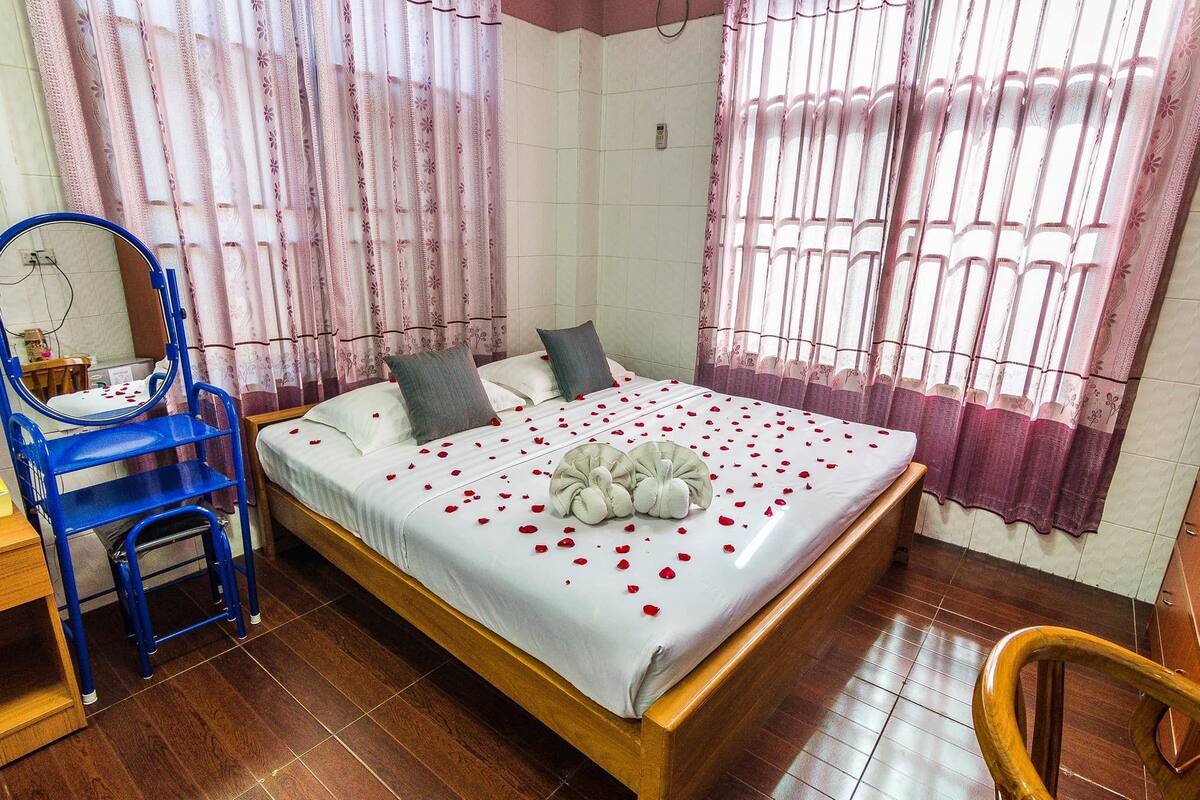 Superior Room | Minibar, in-room safe, soundproofing, WiFi (free)