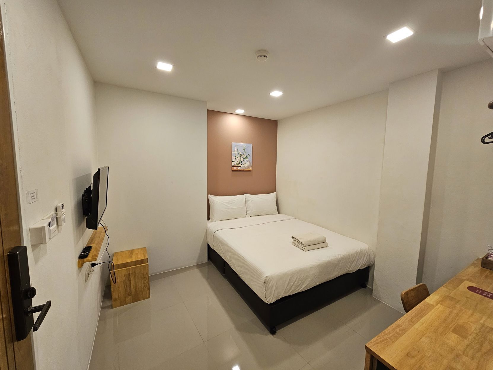 Cortinas blackout, wifi gratis y ropa de cama 