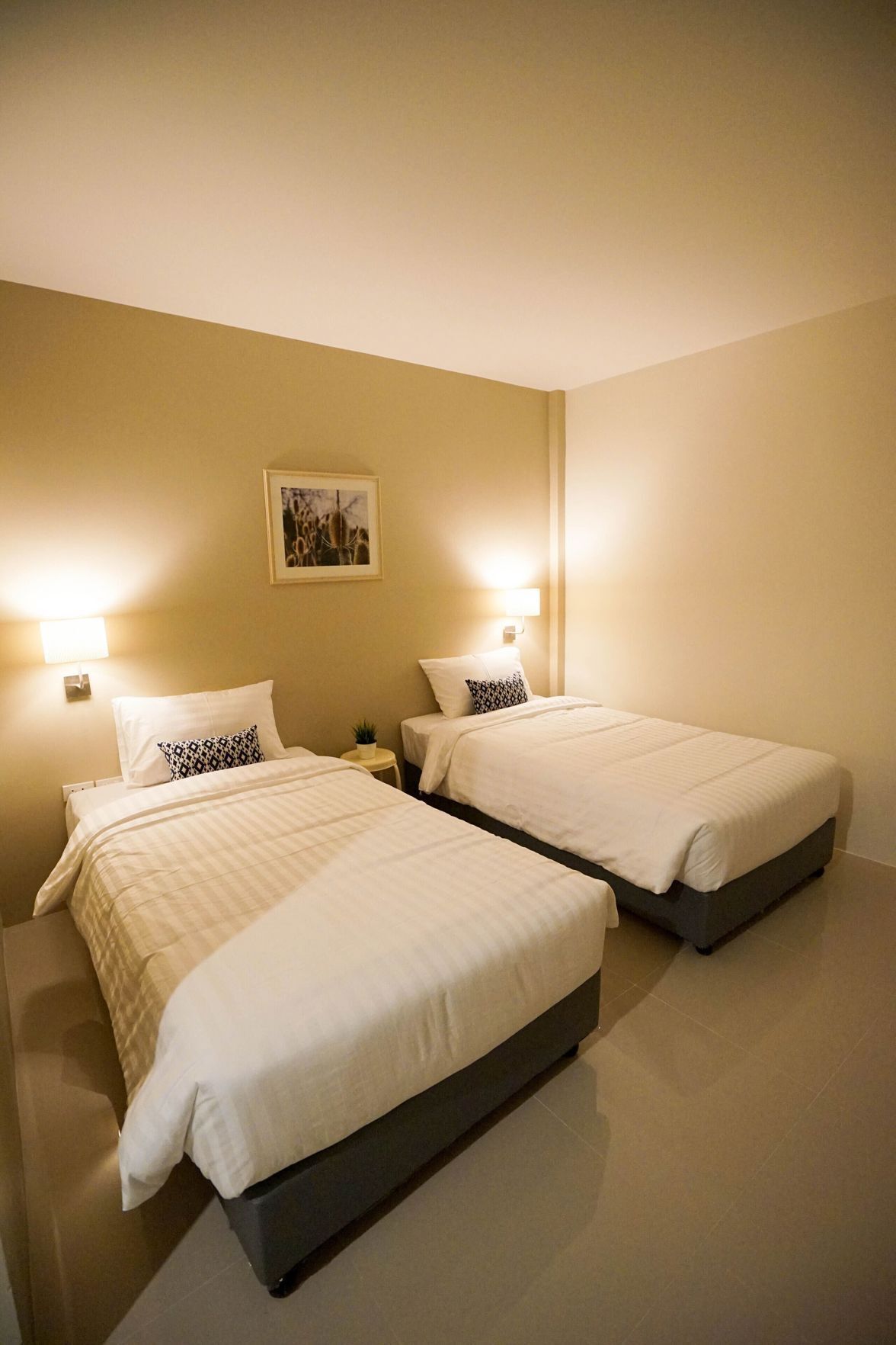 Cortinas blackout, wifi gratis y ropa de cama 