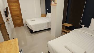 Superior Triple Room - Building 2 | Blackout curtains, free WiFi, bed sheets, wheelchair access