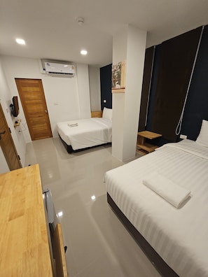 1 bedroom, blackout drapes, free WiFi, bed sheets