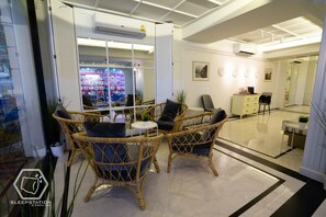 Lobby sitting area - SleepStation at Pratunam (Bangkok)