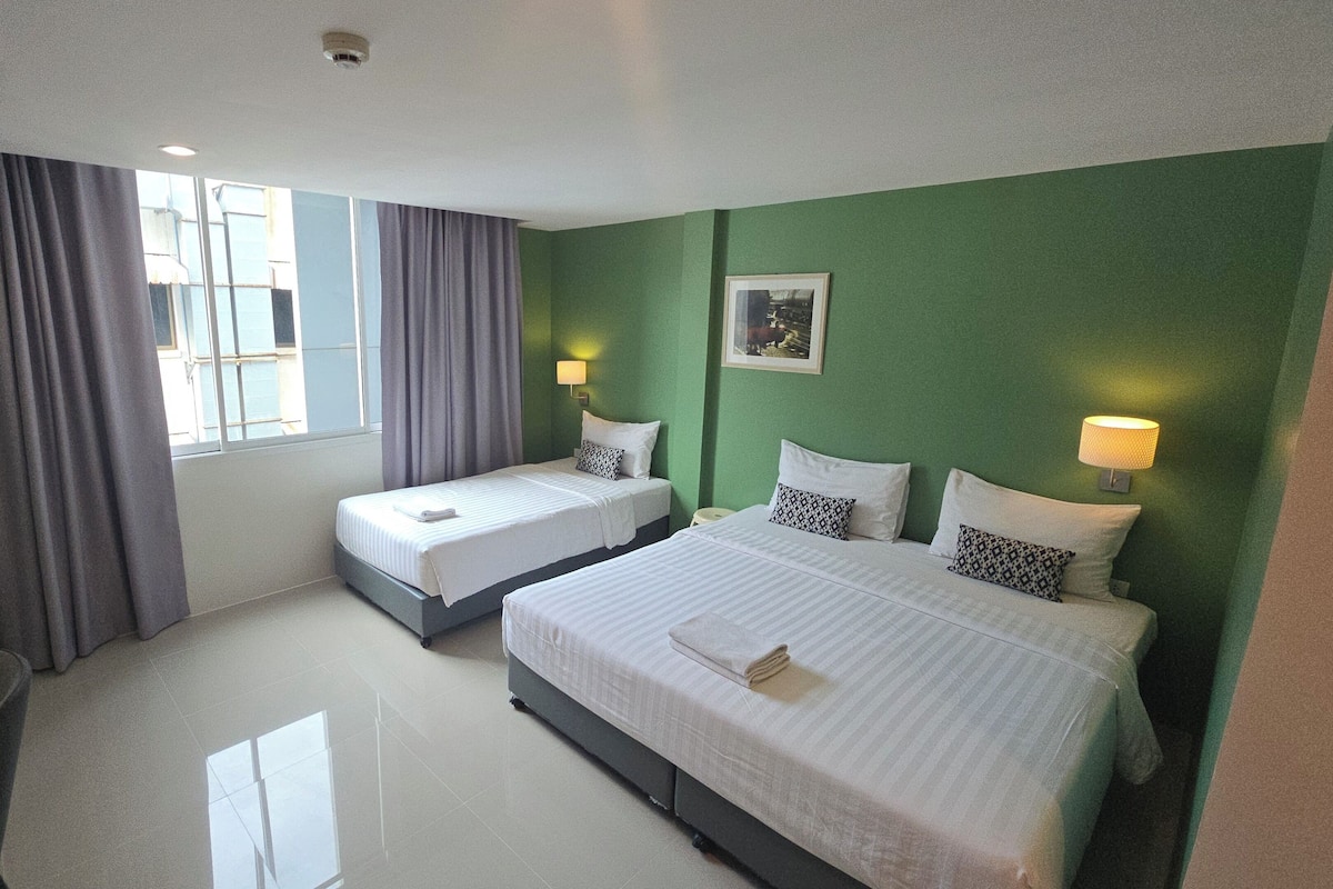Deluxe Triple Room - Building 1 | 1 bedroom, blackout curtains, free WiFi, bed sheets