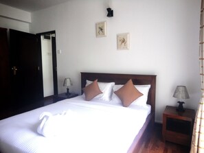 Deluxe Apartment, 2 Bedrooms, Mountain View | 2 bedrooms, desk, free WiFi - Homewood Luxury Apartment (Nuwara Eliya)