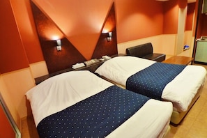 Soundproofing, WiFi (free), bed sheets - Hotel Times-Inn24 Tsunashima (Yokohama)