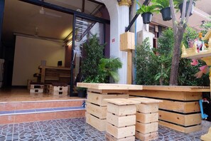 Terrace/patio - PVO Hostel (Vientiane)