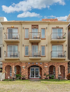 Exterior - Southern France (Checheng)