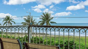 Deluxe Quadruple Room | Free WiFi, bed sheets