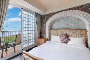 Deluxe Double Room with Balcony and Sea View | Free WiFi, bed sheets