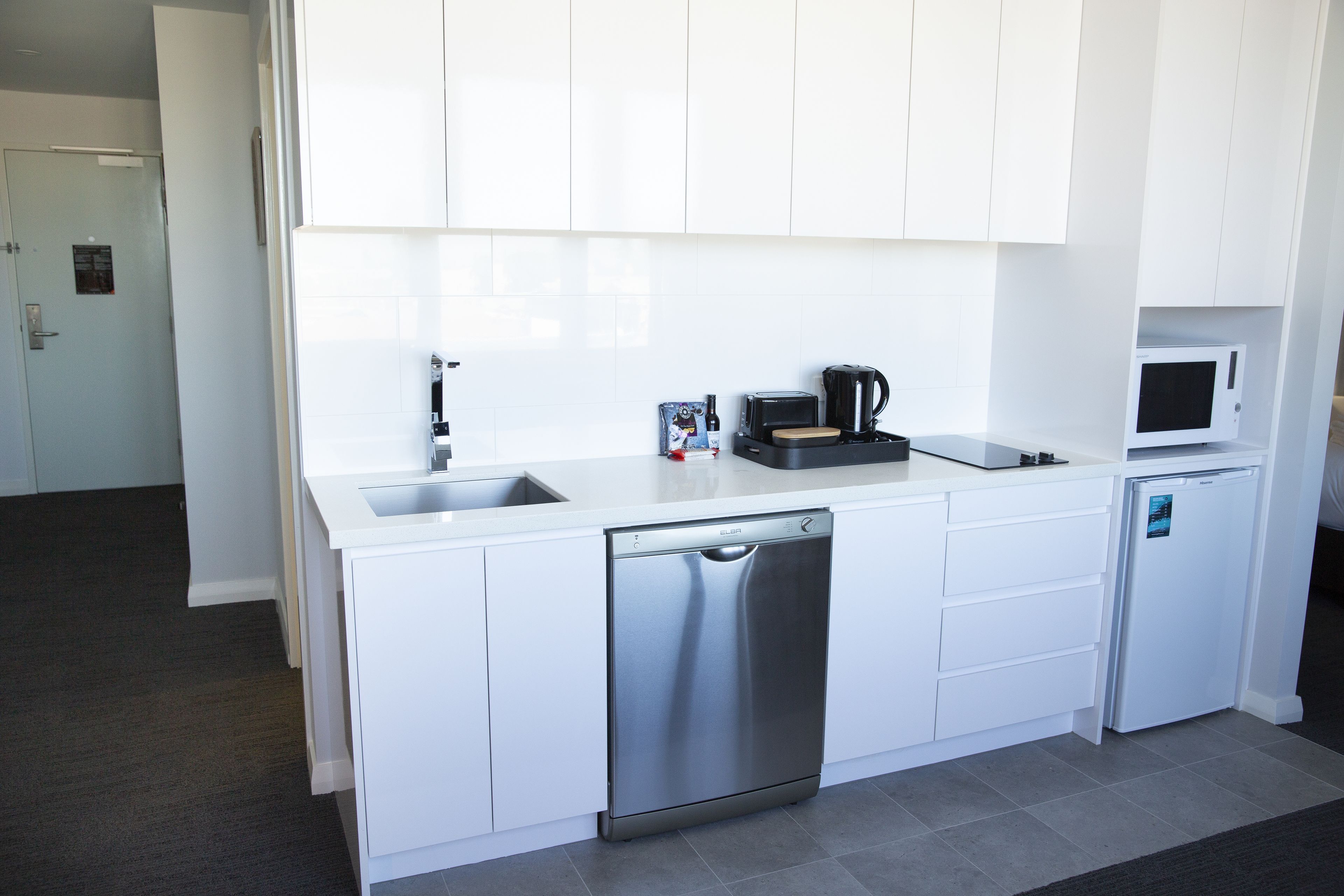 fridge, coffee/tea maker, electric kettle