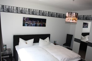 ห้องดับเบิล, เตียงใหญ่ 1 เตียง | ห้องพักตกแต่งอย่างมีเอกลักษณ์, โต๊ะทำงาน, เตียงเสริม/เปล, Wi-Fi ฟรี