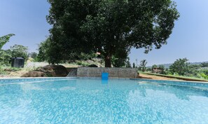Outdoor pool - Treebo Laa Gardenia Resort, Yelagiri (Tirupattur)
