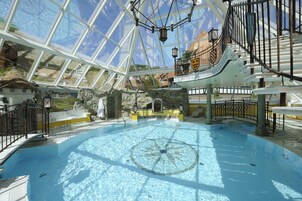 Indoor pool, sun loungers