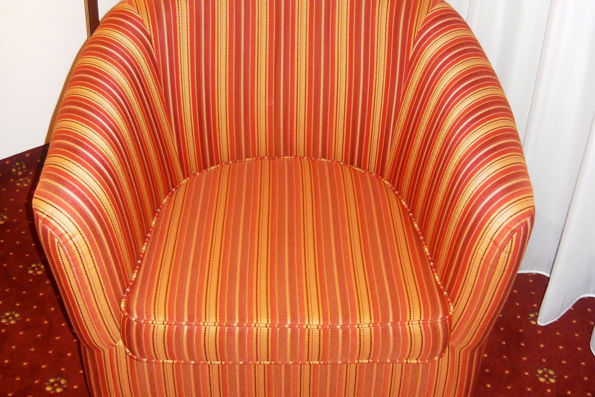 classic single room | living area | flat-screen tv