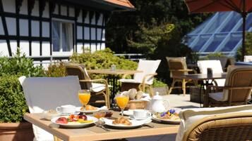 Petit déjeuner buffet compris tous les jours