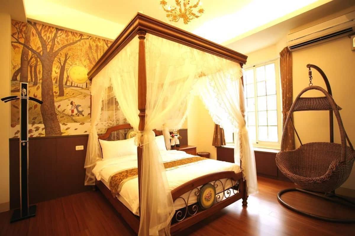 Cortinas blackout, camas extra, wifi gratis y ropa de cama
